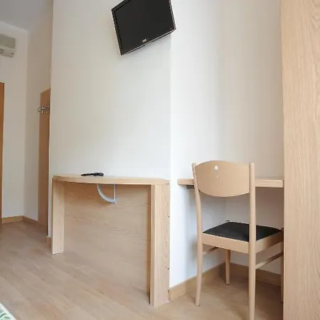 Cecco Hotel 2*