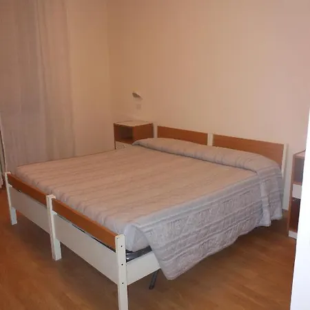 Ξενοδοχείο Cecco 2*